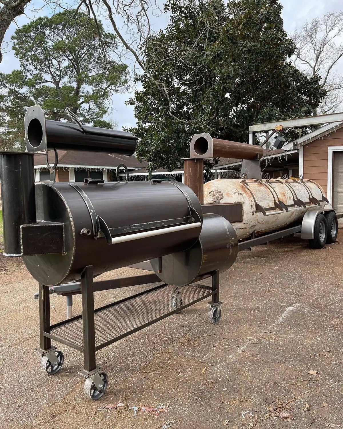 90 gallons Bbq smoker pit